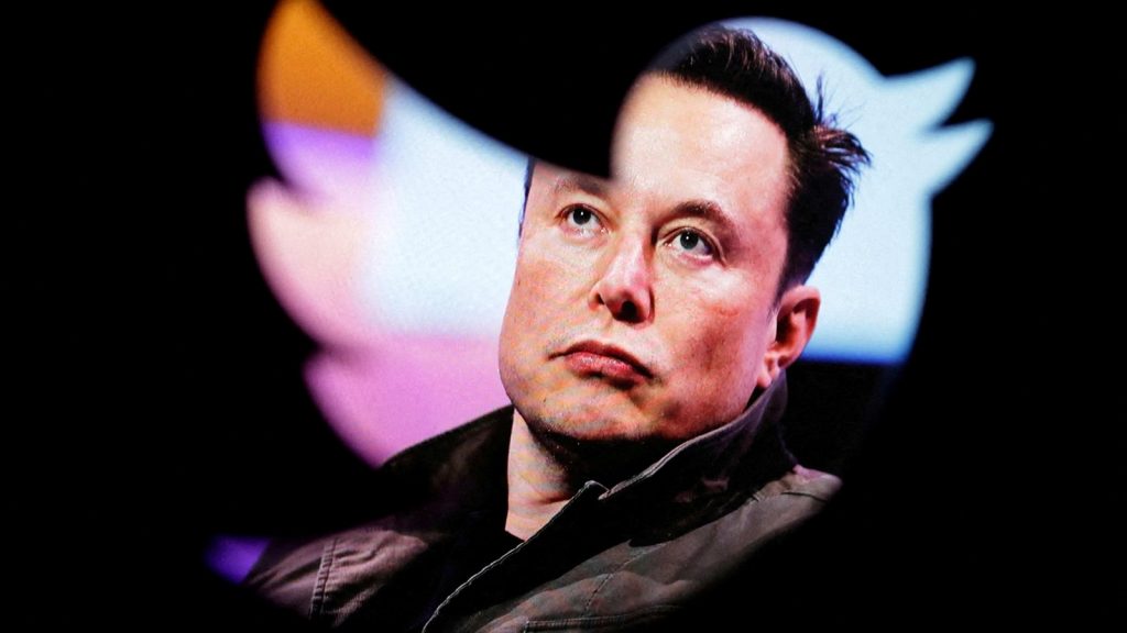 Musk Has Launched a New Poll Asking, "Should I Stay or go as Twitter CEO?"