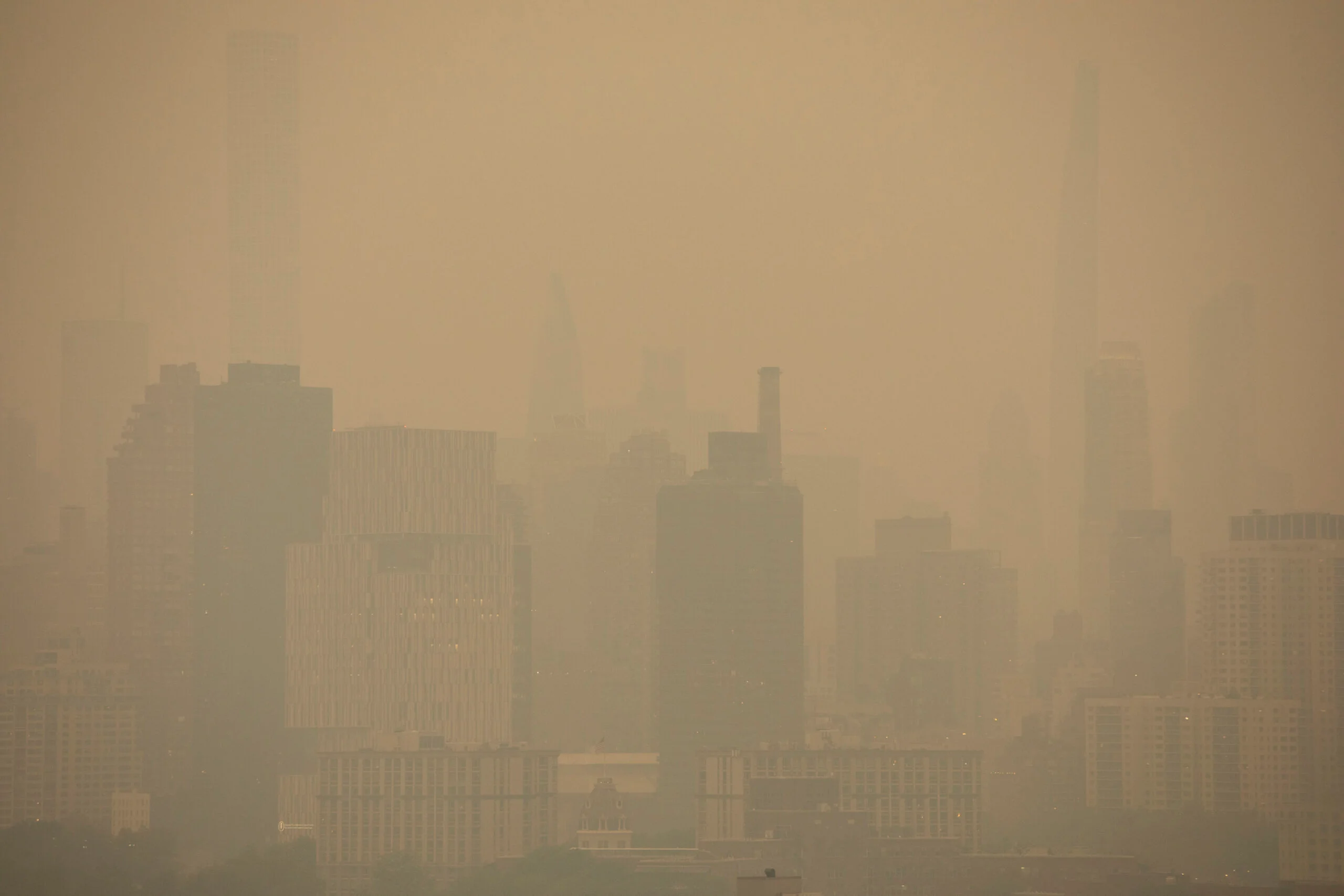 Canadian Wildfire Smoke Blankets U.S. East Coast, Triggering Air ...