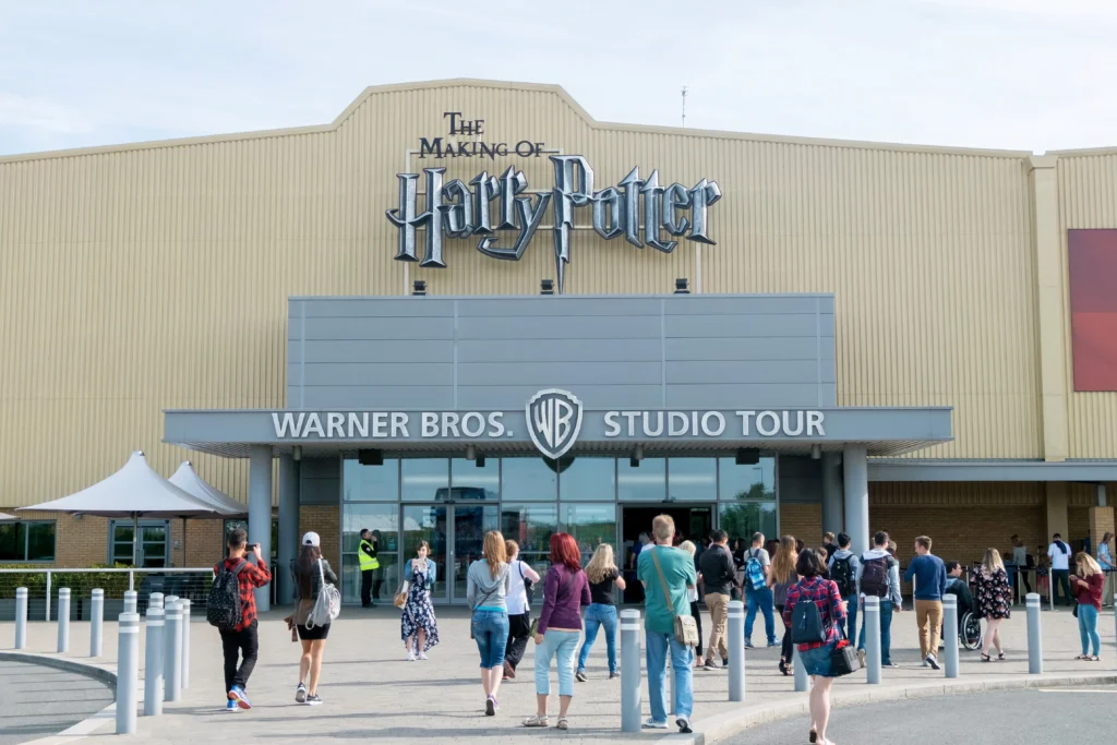 Warner Bros. Plans Desert Studio
